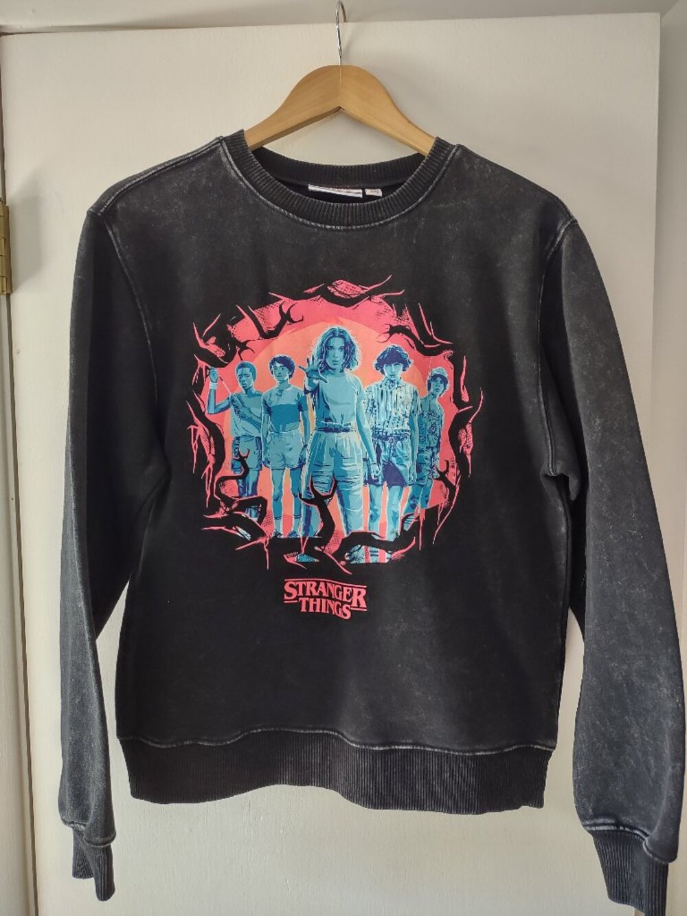 Stranger Things Graphic Crewneck Sweatshirt Medium Black Acid Wash Netflix TV